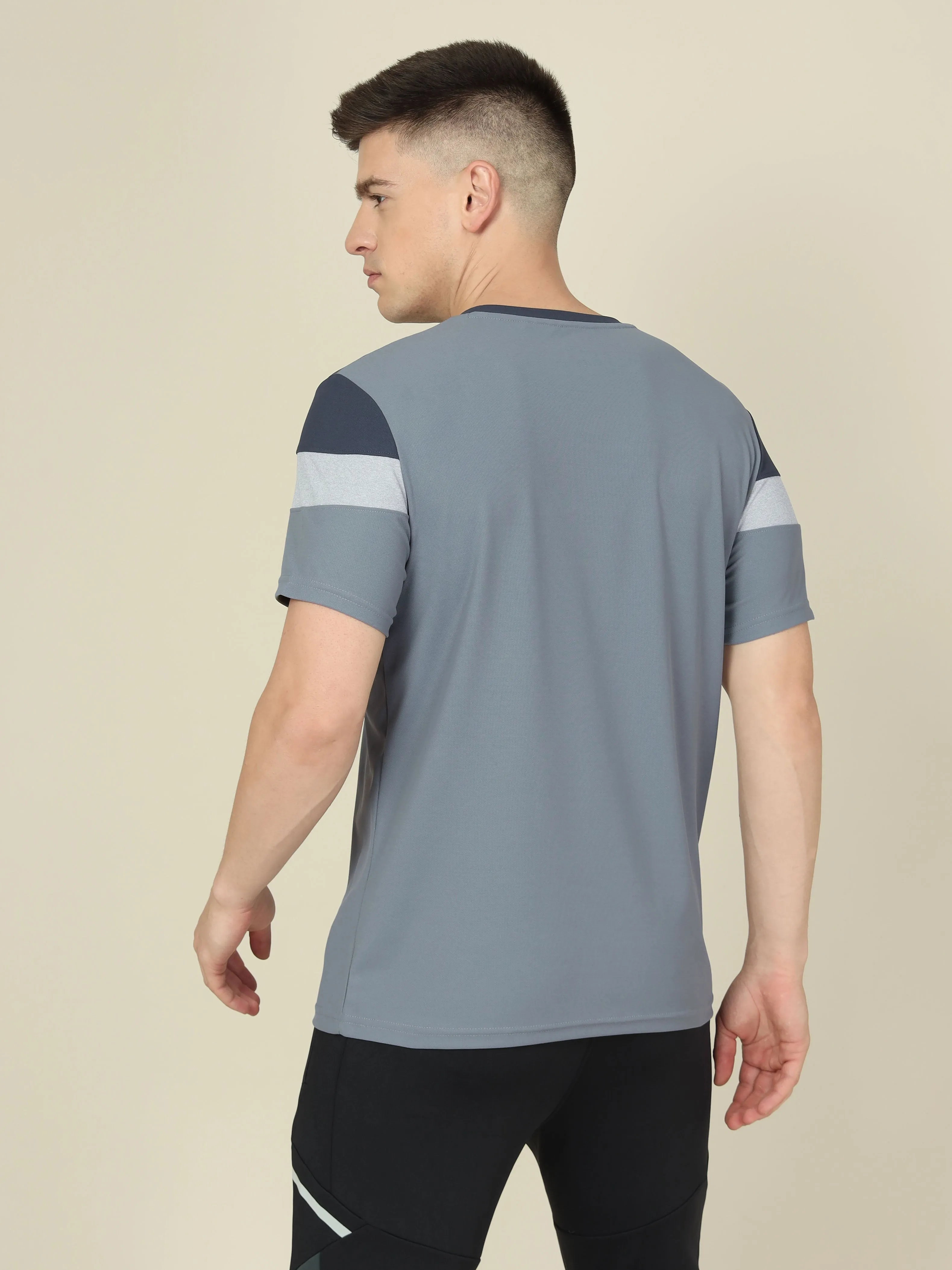 Men Colorblock Slim Fit Crew Neck T-shirt with MATPIQ